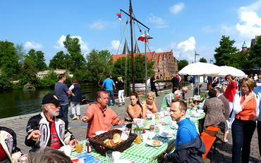 Fairer Hansebrunch für alle Besucherinnen und Besucher des Hansetags in Lübeck. (Bild: Jan Dohmeyer)