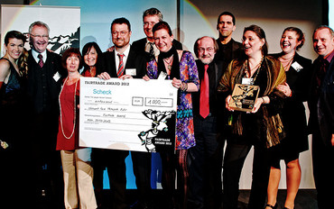 Im März 2012 wurde das Netzwerk Faire Metropole Ruhr für sein Engagement als weltweit erste Fairtrade-Metropole mit dem Fairtrade-Award ausgezeichnet. (Bild: TransFair e.V. / Santiago Engelhardt)
